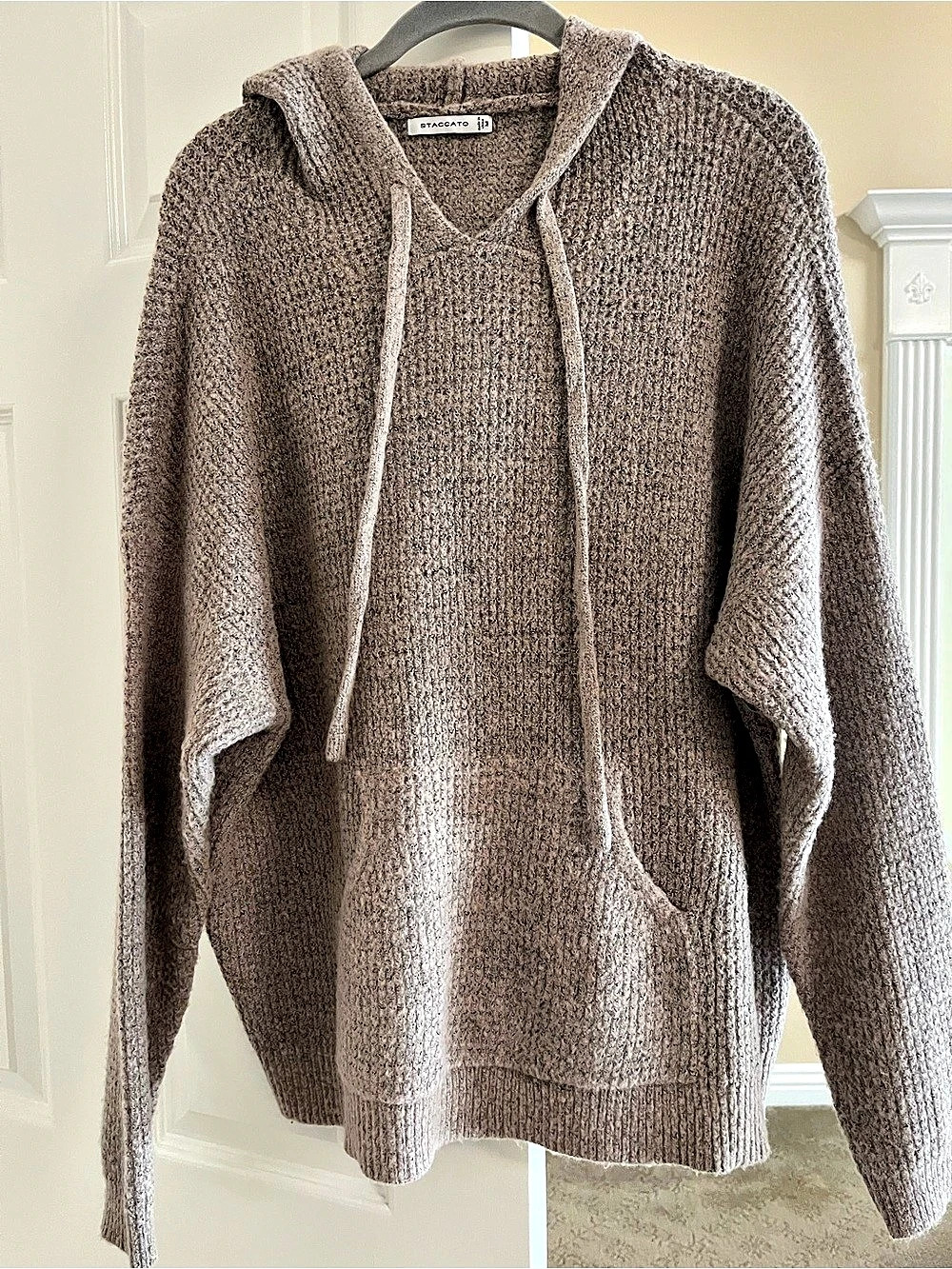 STACCATO Hooded Knit Pullover in Pink Size Medium